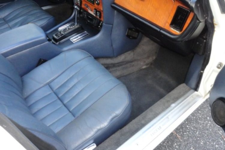 Jaguar XJ-6 Passenger inside Jaguar XJ-6 Passenger inside