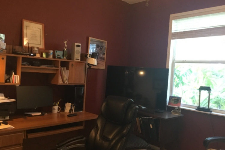 Office/bedroom Office/bedroom