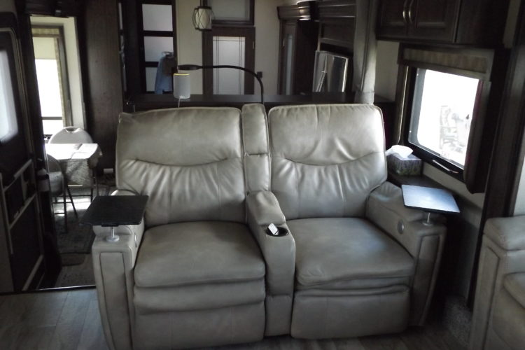 Grand Design Solitude FL – 380 -R Grand Design Solitude FL – 380 -R